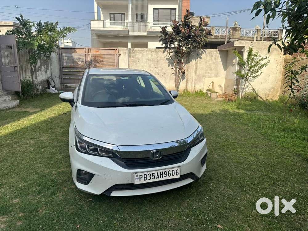 Honda City 2021 Petrol Well Maintained With Leather Interiors.