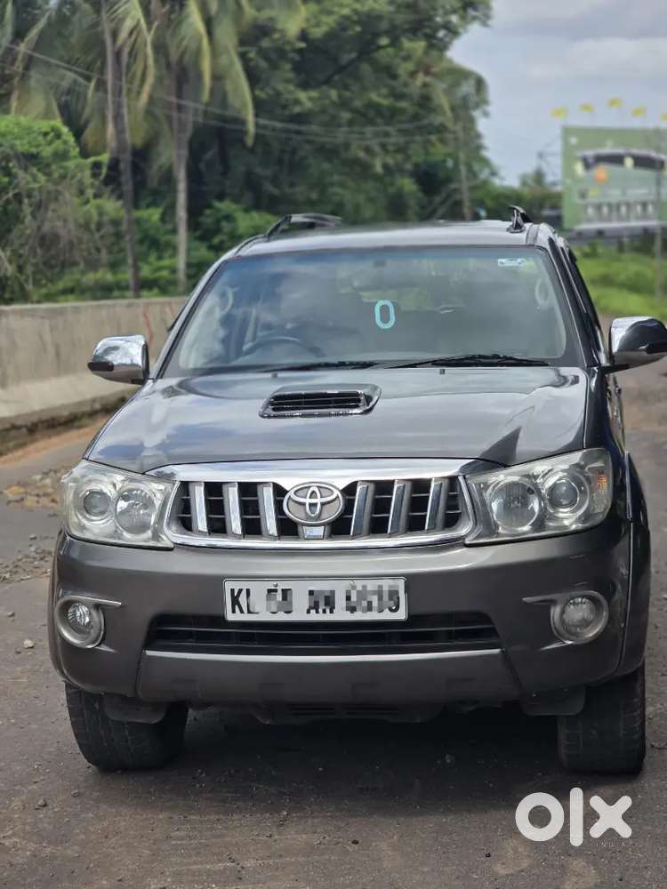 Toyota Fortuner 2010