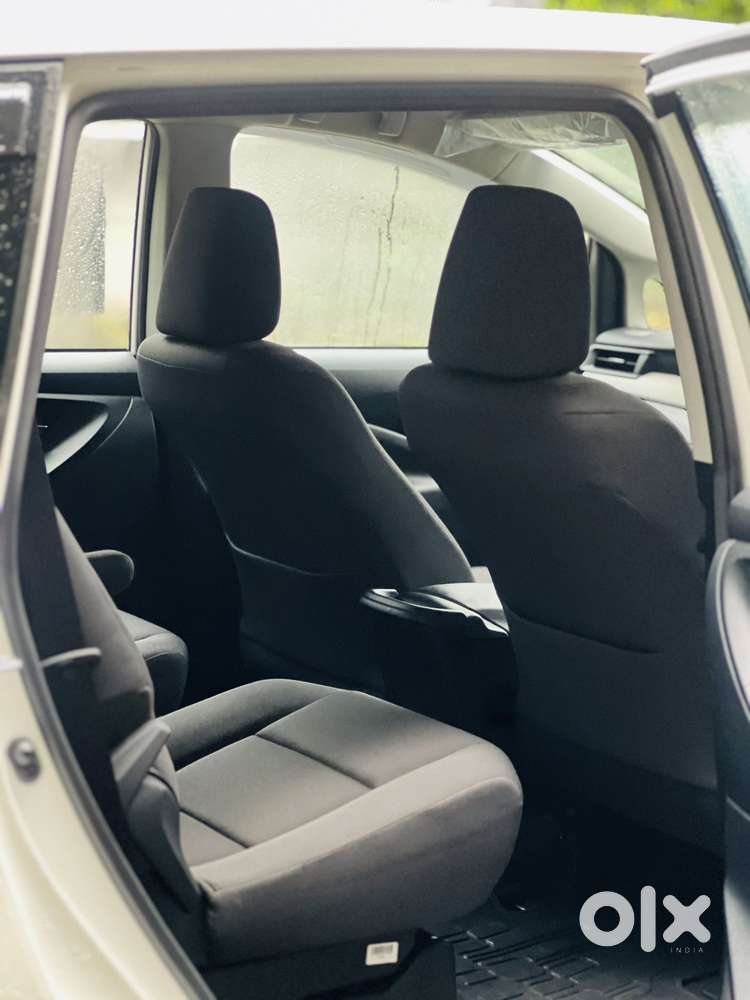 Toyota Innova Crysta 2.4 G Plus Mt 7 Str, 2024, Diesel