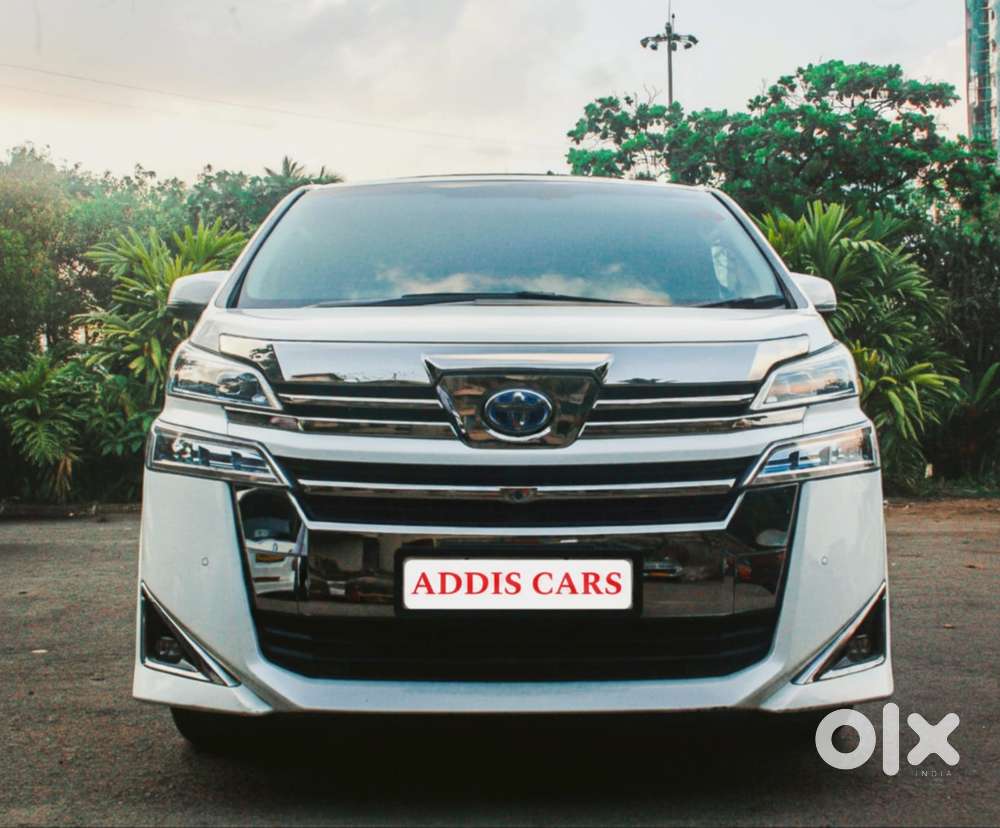 Toyota Vellfire 2.5 Executive Lounge, 2023, Petrol