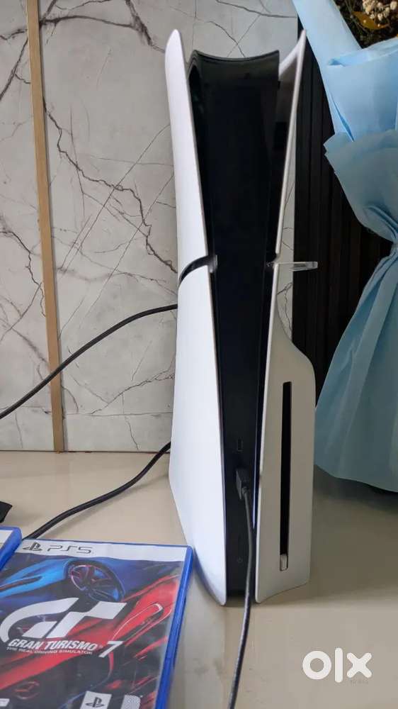 PS5 slim Disk edition with 4 games, 4k 55inch tv