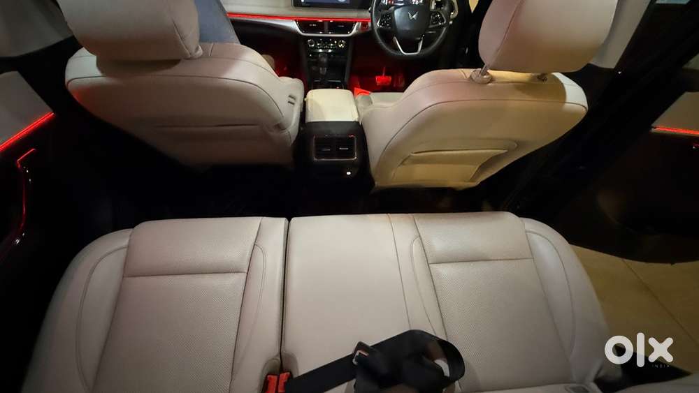 Mahindra Xuv700 Petrol 2024 Pristine Condition