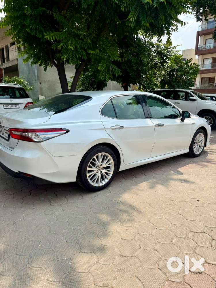 Toyota Camry Hybrid 2020