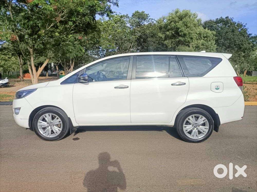 Toyota Innova Crysta 2.8z Automatic, 2017, Diesel