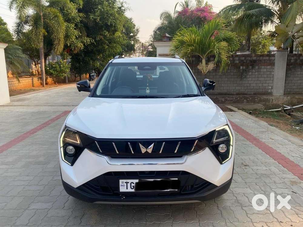 Mahindra Xuv 3xo Ax5l 2024 Petrol Well Maintained
