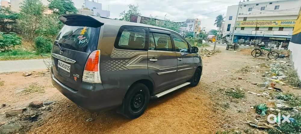 Toyota Innova Diesel 2011 320000 Km Driven