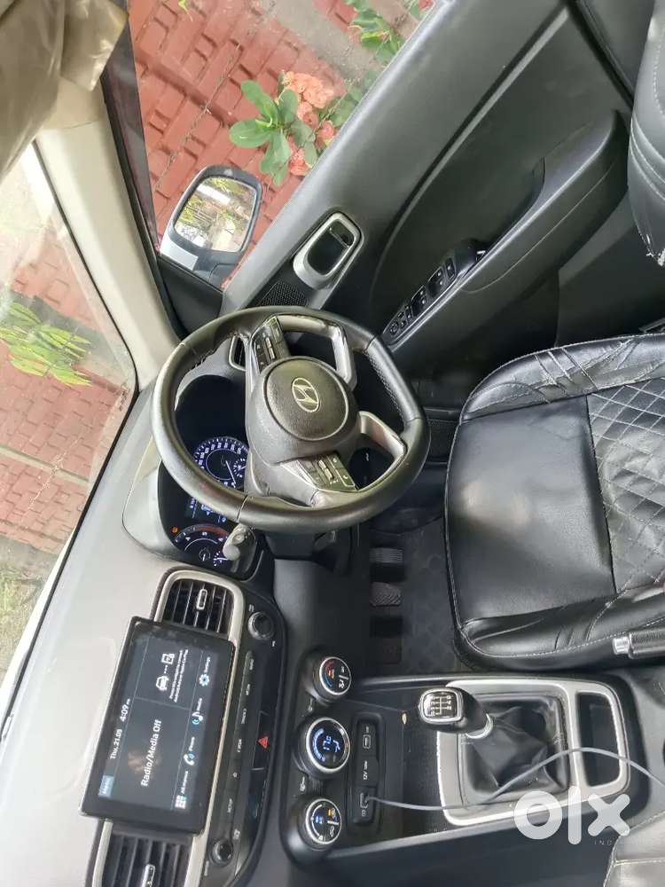 Hyundai Venue 2021 Diesel Well Maintained