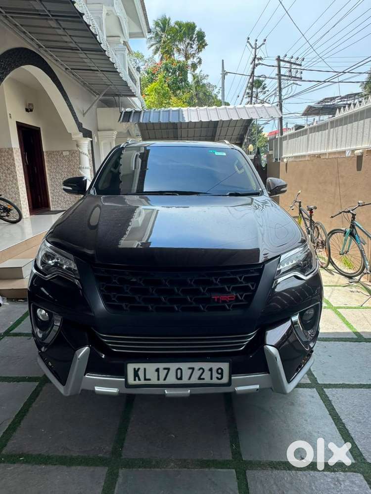 Only One Lakh Kilometers Original Kerala Toyota Fortuner Diesel 2017