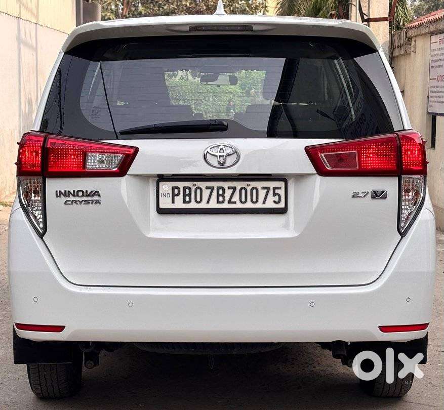 Toyota Innova Crysta, 2022, Petrol