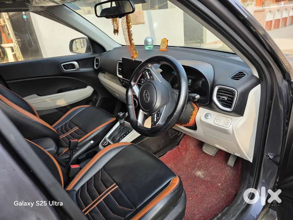 Hyundai Venue 2023 Petrol 32000 Km Driven