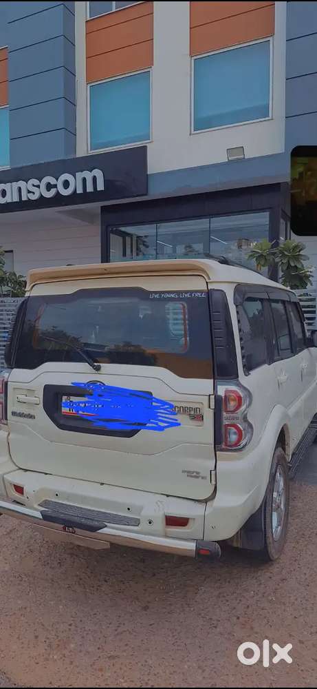 Mahindra Scorpio Classic S10 2015