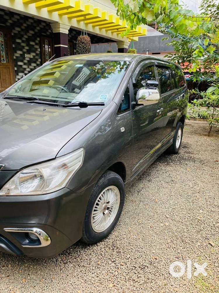Toyota Innova 2012 Diesel 163000 Km Driven