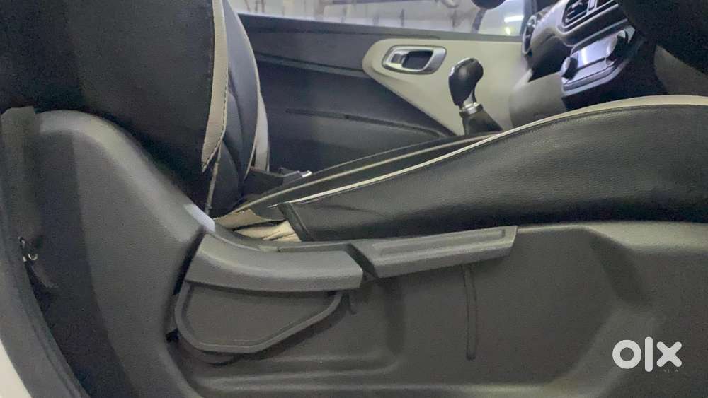 Hyundai Aura Sx (o) Manual, 2020, Petrol