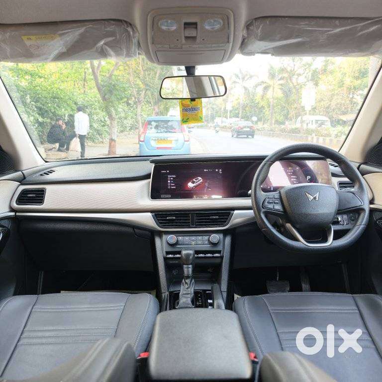 Mahindra Xuv700 2.2 Ax 5 Diesel At 7 Str, 2022, Diesel