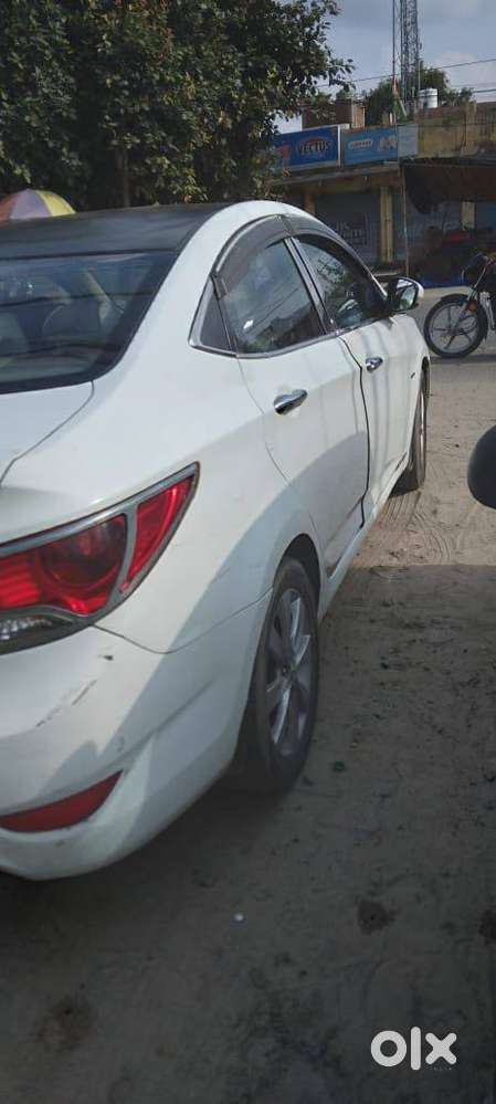 Hyundai Verna 2012