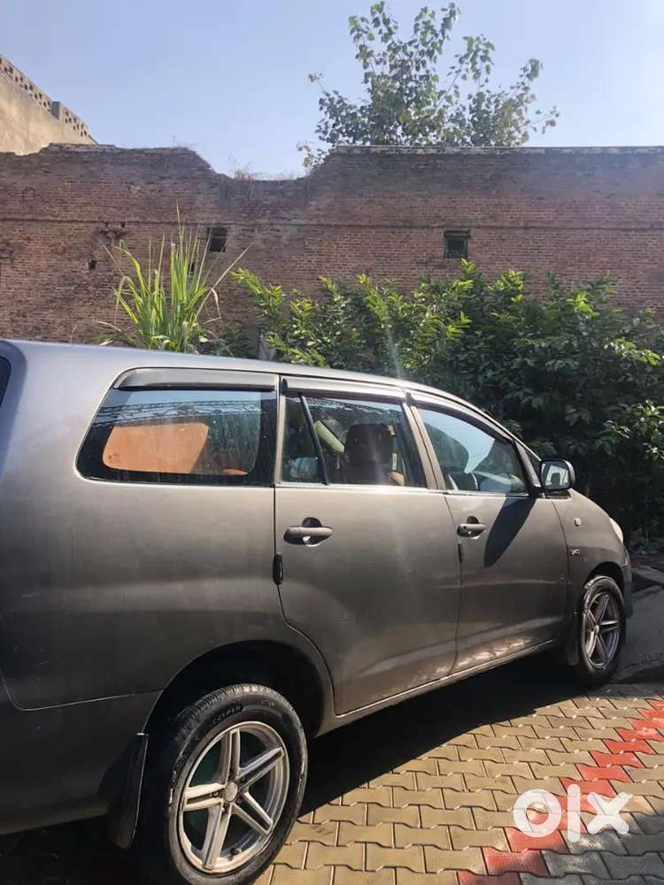 Toyota Innova 2.5 2012