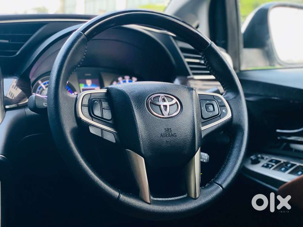 Toyota Innova Crysta [2020-ongoing] 2.4 Zx 7 Str, 2022, Diesel