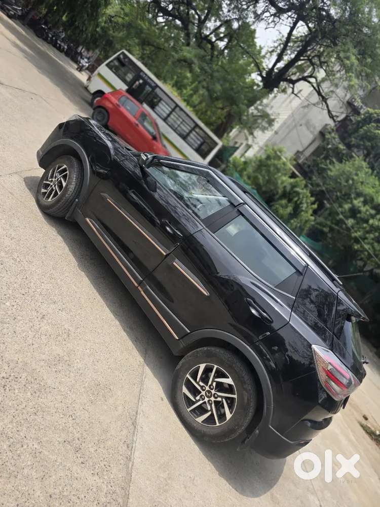 Xuv 400 Ev Black Colour