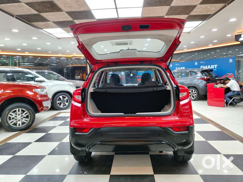 Mahindra Xuv300 1.2 W6 Amt Petrol, 2022, Petrol