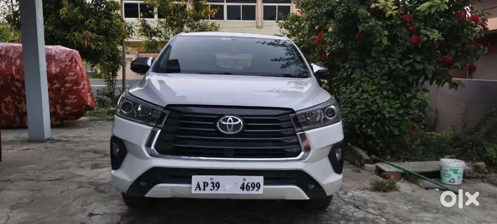 Innova Crysta Z Version