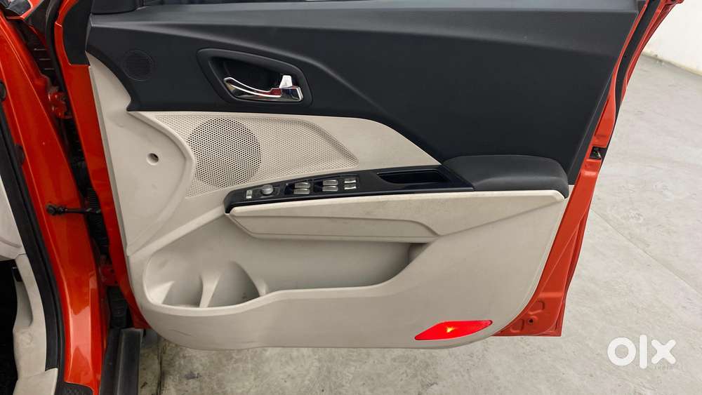 Mahindra Xuv300 W8, 2019, Petrol