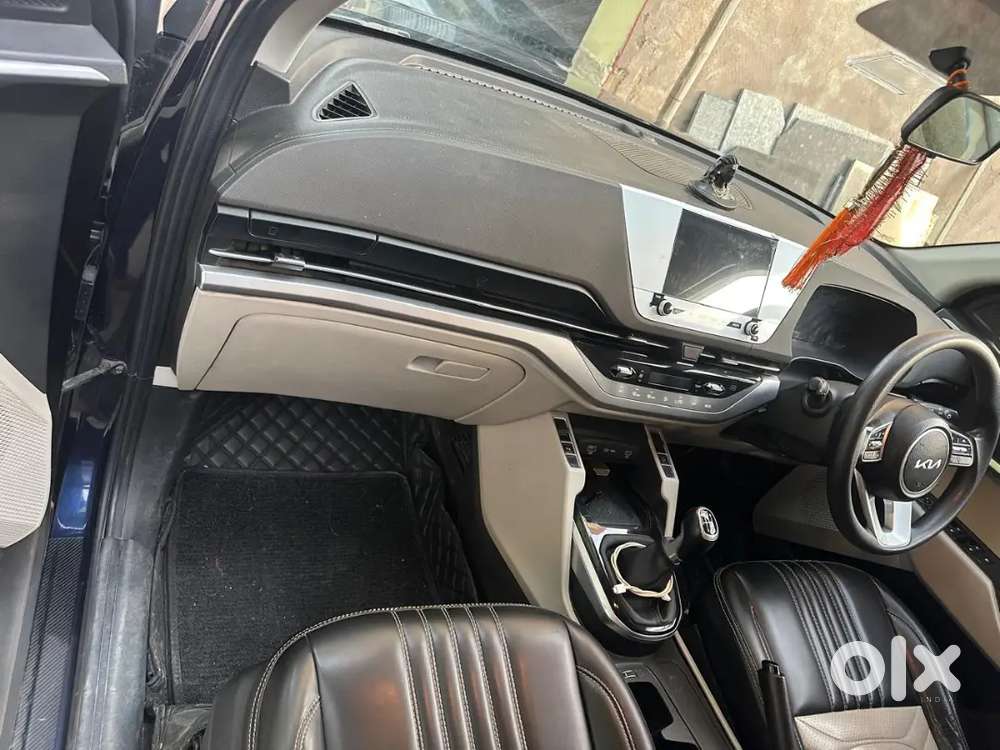 Kia Carens 2023 Diesel 520000 Km Driven