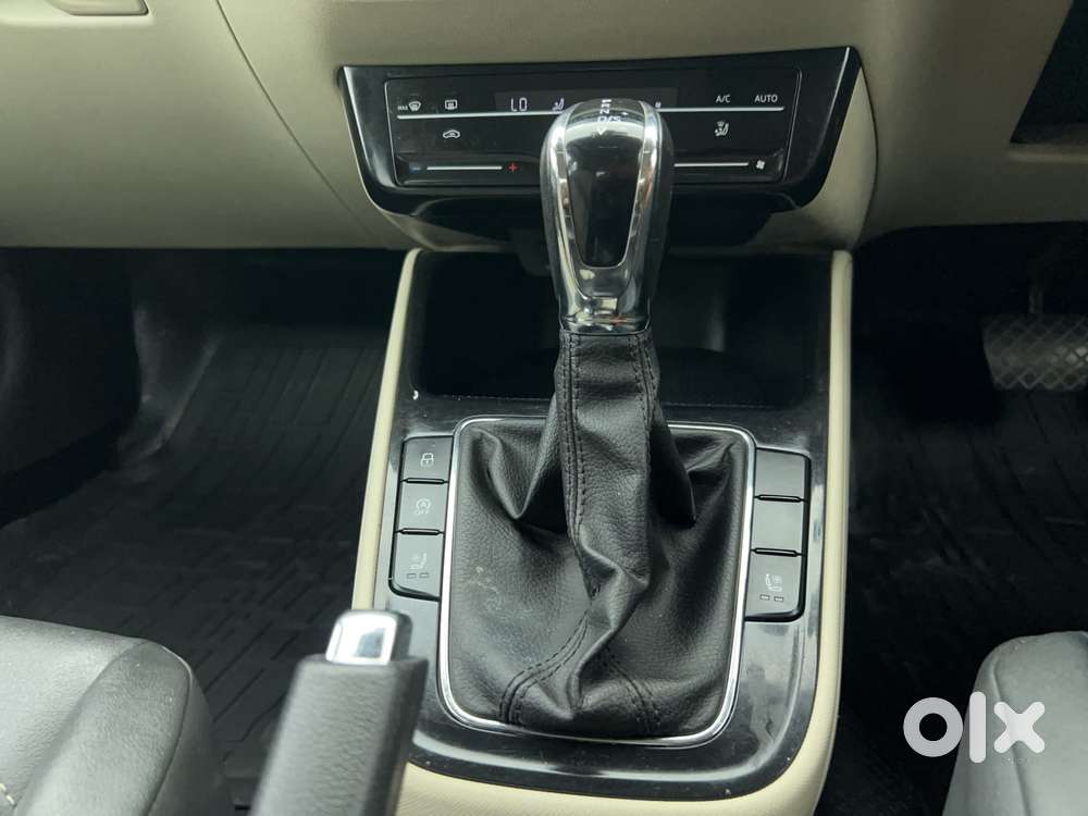 Skoda Slavia Style 1.0l Tsi At, 2023, Petrol