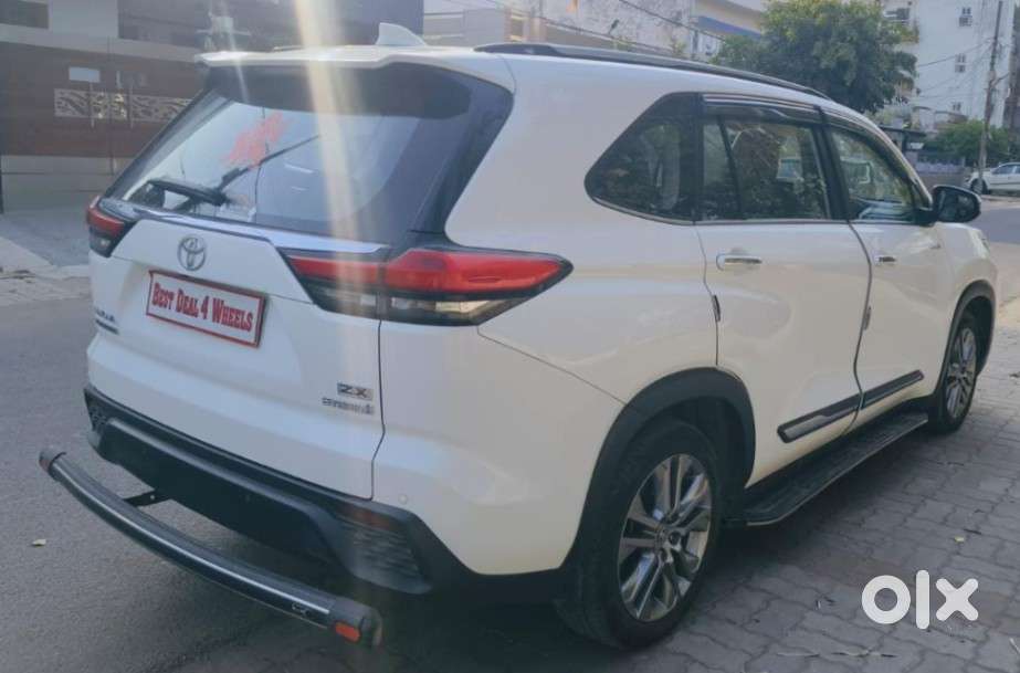 Toyota Innova Hycross 2.0 Zx Hybrid 7 Str, 2024, Cng & Hybrids