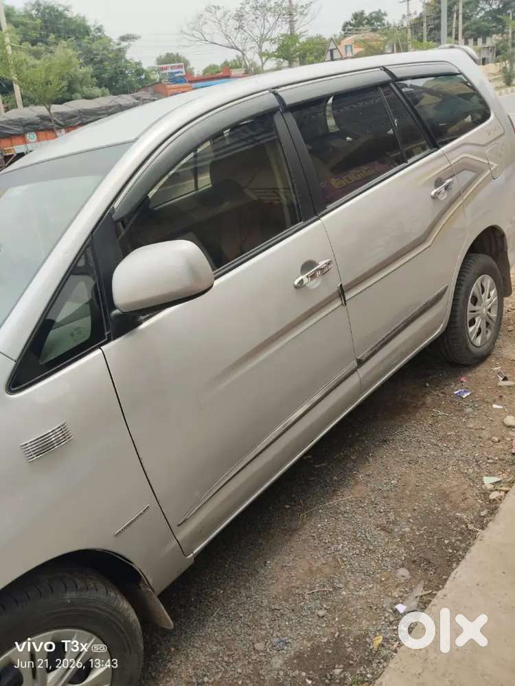 Toyota Innova 2011 Diesel 7 Str