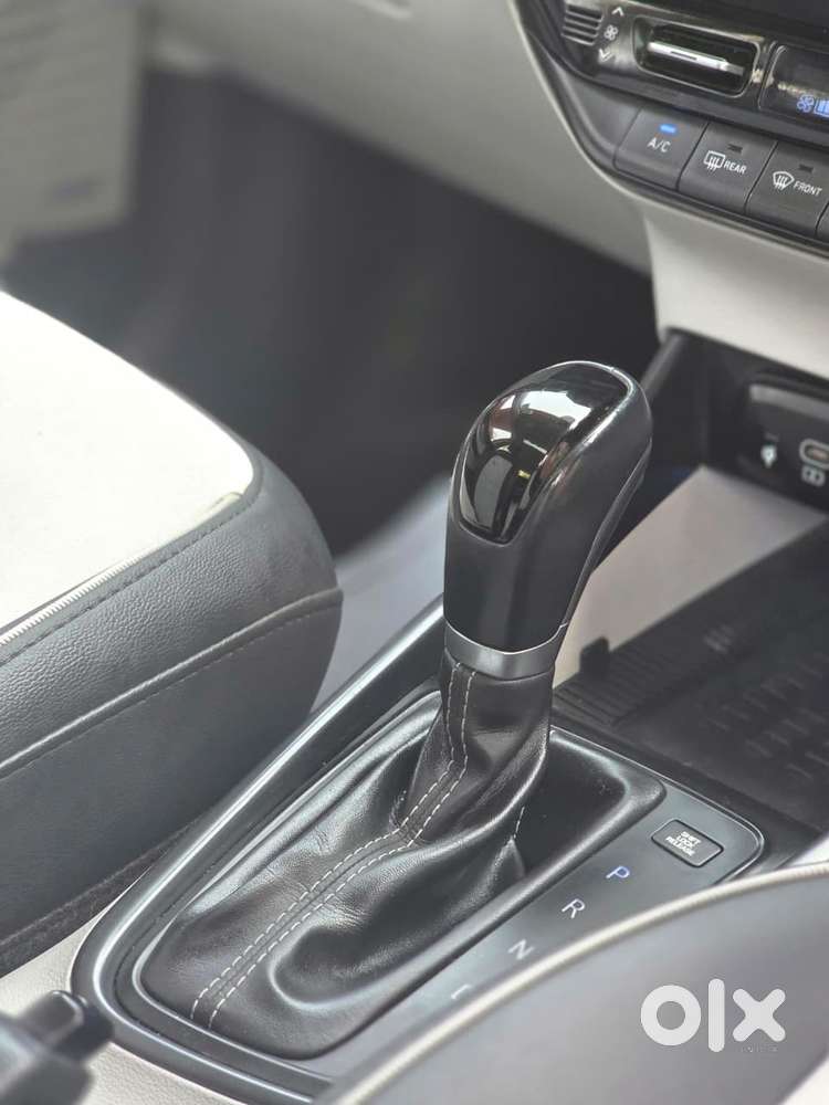 Hyundai I20 Asta (o) 1.2 Ivt, 2023, Petrol