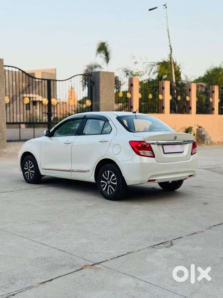 Maruti Suzuki Dzire 1.2 Vxi, 2022, Petrol