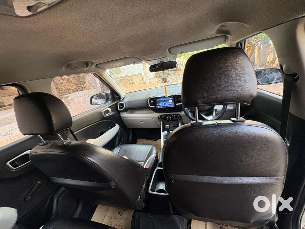 Hyundai Venue 2023 Petrol Well Maintained