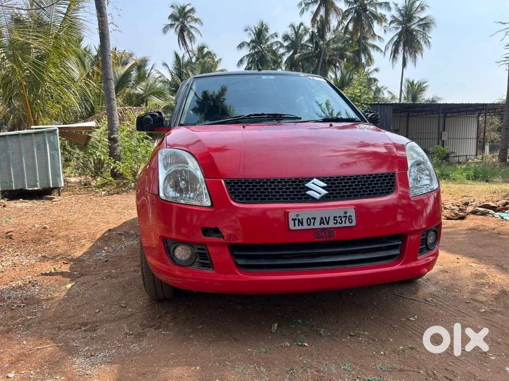 Well Maintained Female Owned Car With Sun Roof