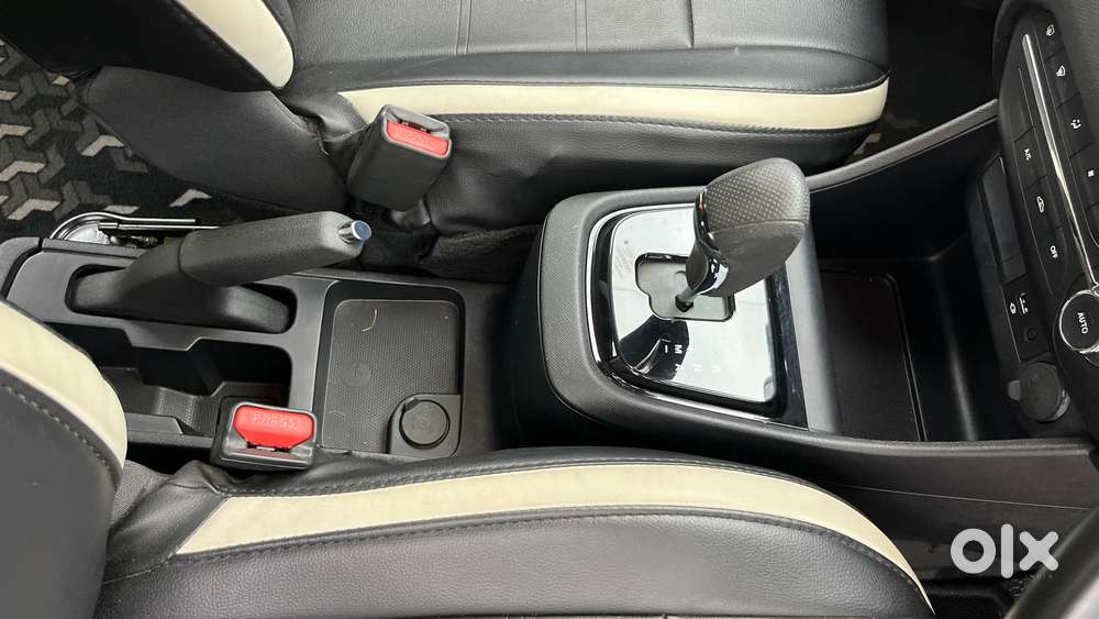 Tata Punch 1.2 Revotron Creative Amt Dual Tone, 2021, Petrol