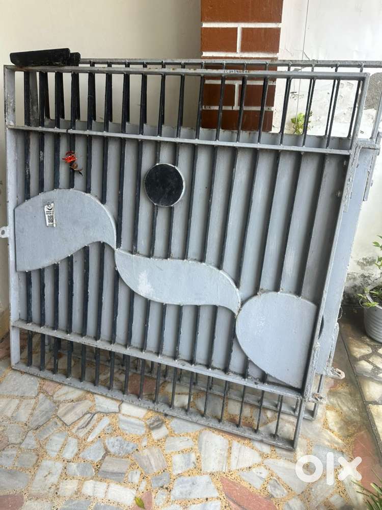 Mein gate. 9ft. By 4,5 ft. Prize 10000.