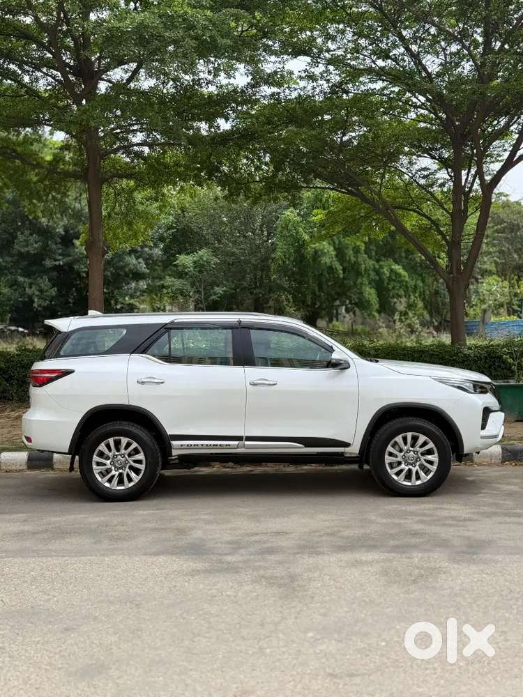 Toyota Fortuner Legender 2023 Diesel 15000 Km Driven