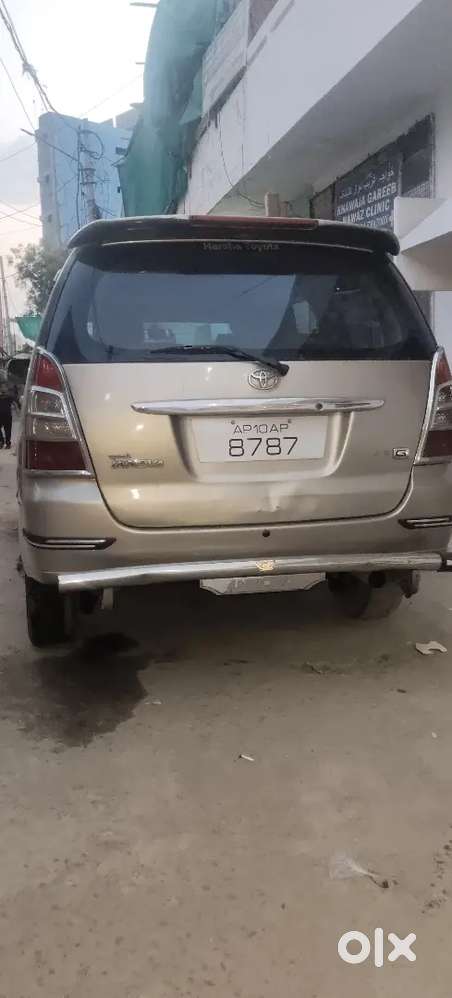 Innova 2.5g 7 Str Power Steering