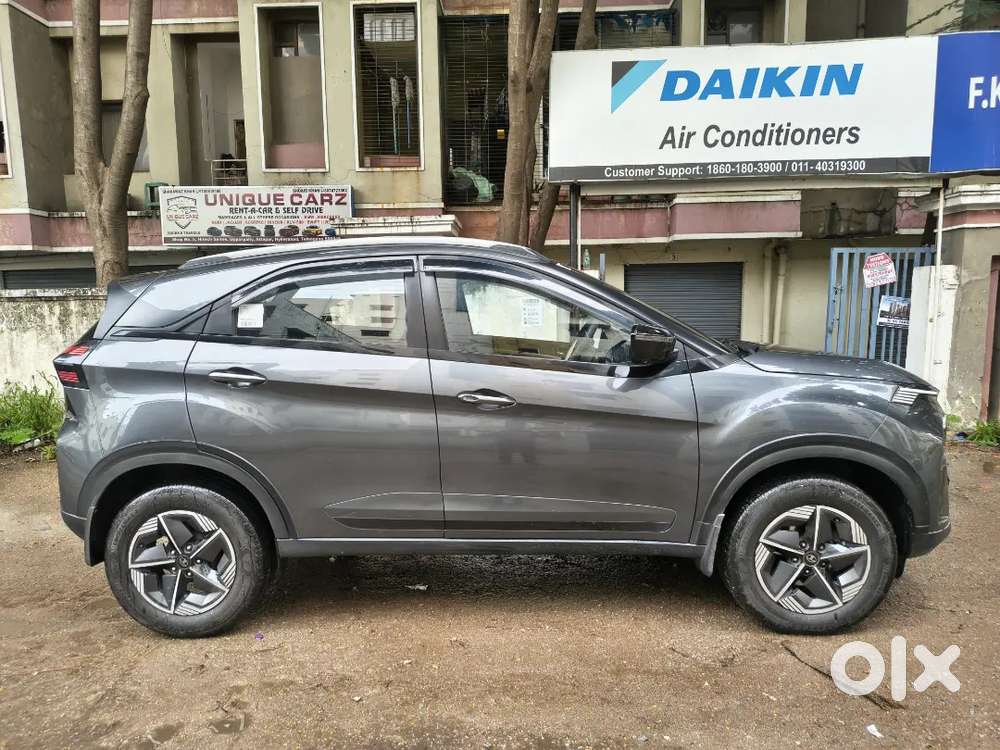 Tata Nexon Creative + S Petrol Amt (daytona Grey) &ndash; 25600 Driven Only