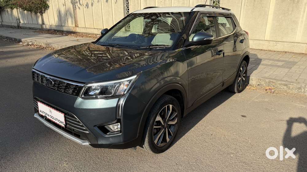 Mahindra Xuv300 1.2 W8 (o) Amt Petrol, 2023, Petrol