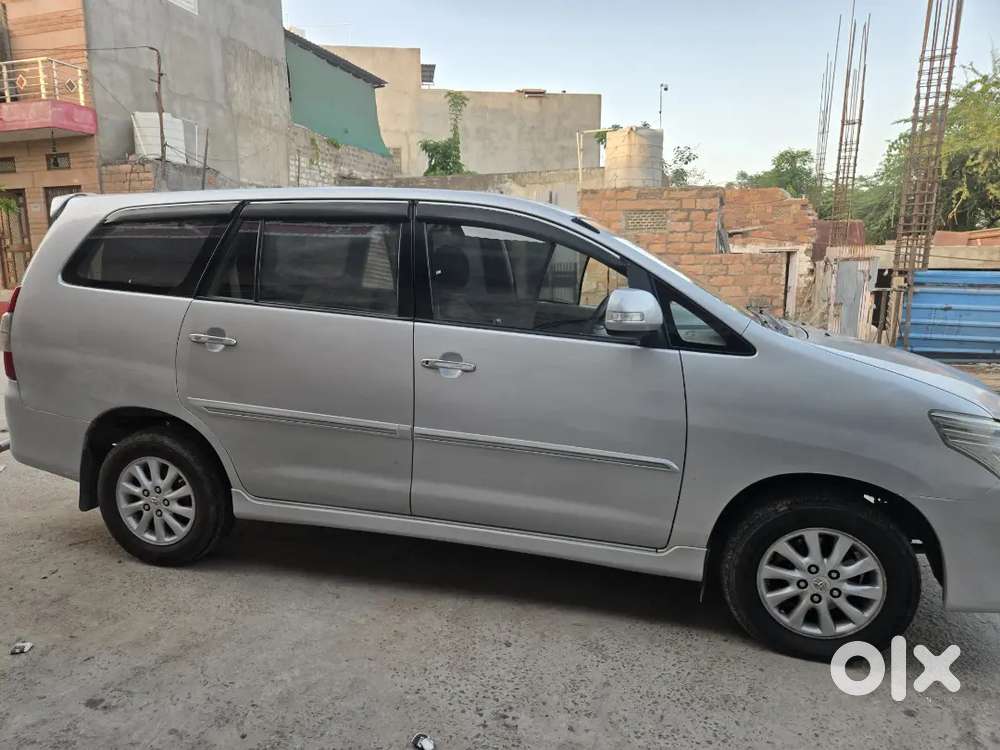 Toyota Innova 2014