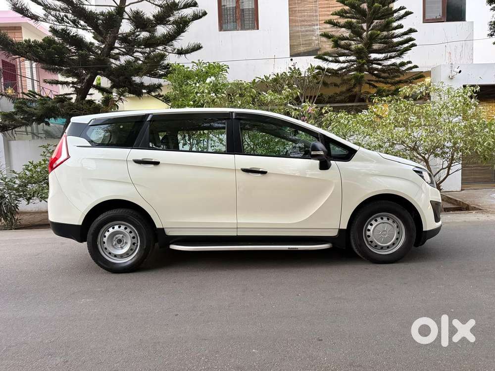 Mahindra Marazzo