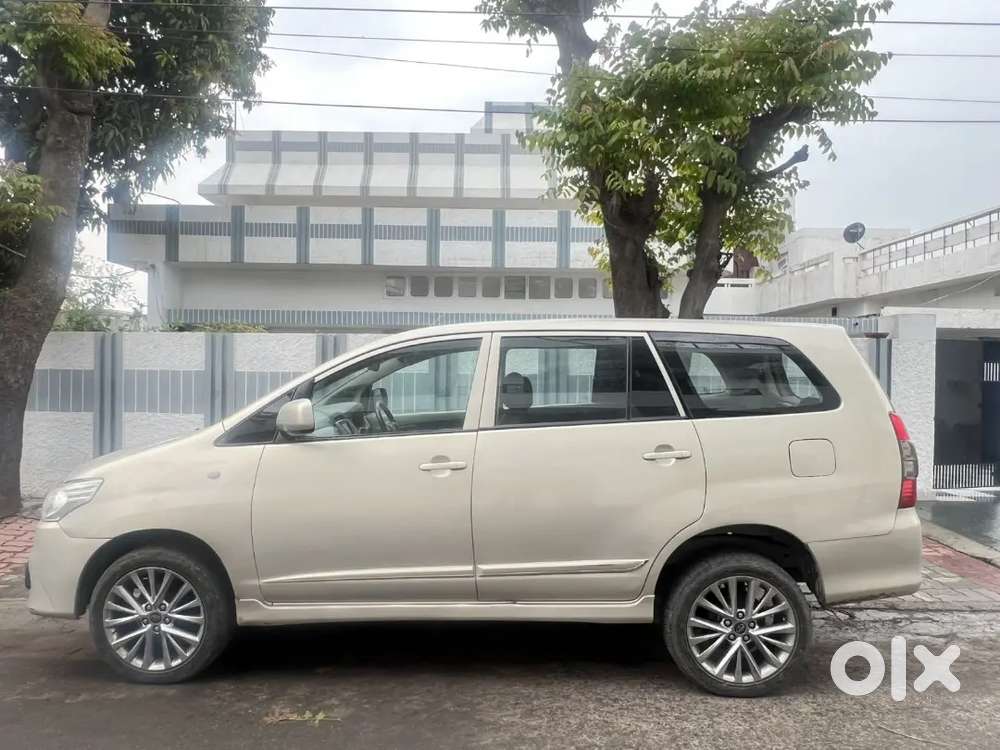 Toyota Innova 2014 Diesel Well Maintained