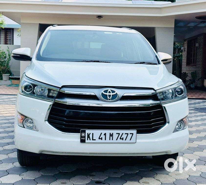Toyota Innova Crysta 2.4 V 7 Str, 2017, Diesel
