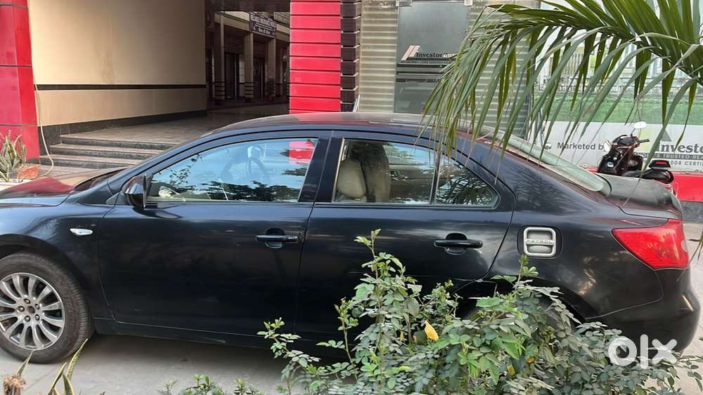 Maruti Suzuki Kizashi 2012 Petrol Good Condition 2 Key Available Black