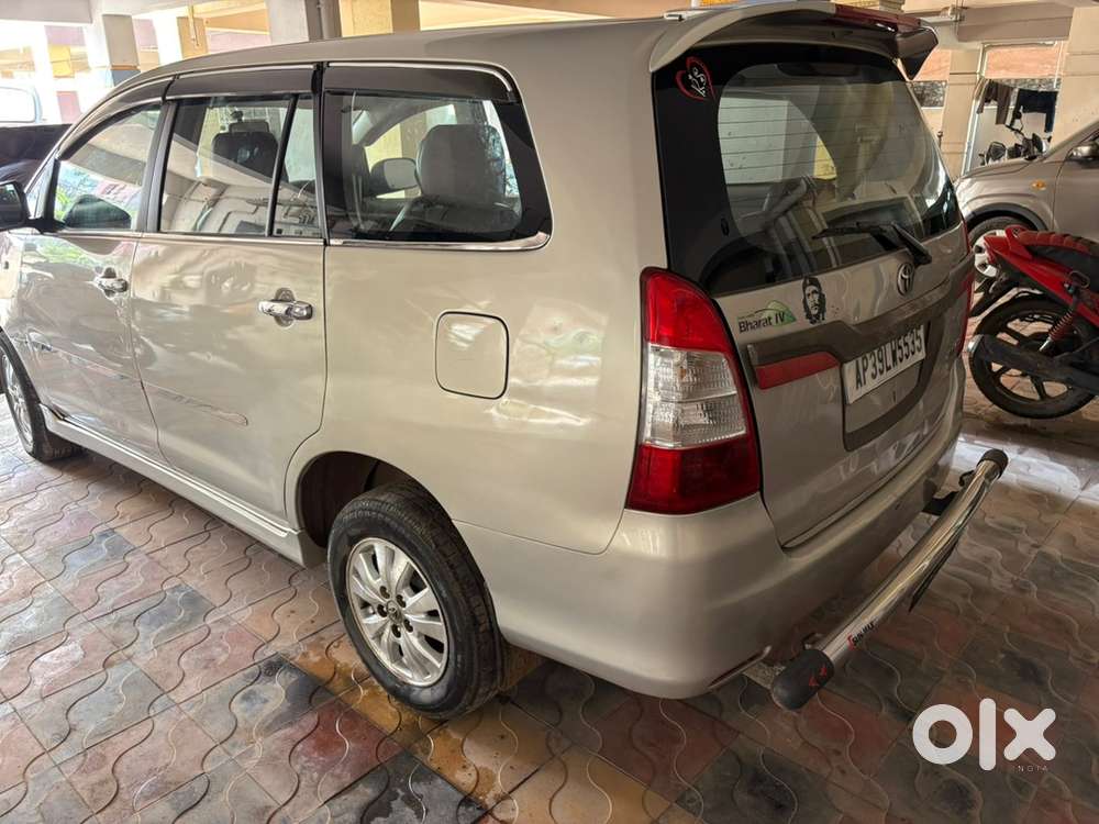 Toyota Innova 2012