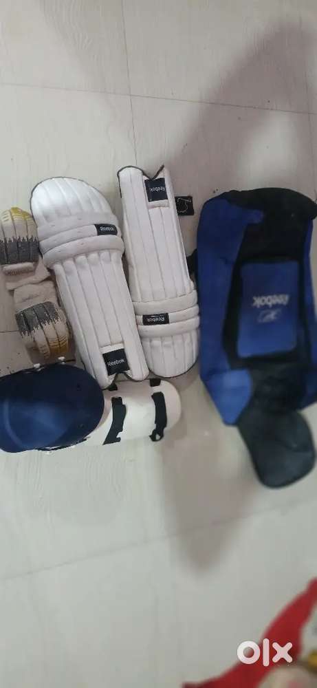 Cricket kit reebok 13-16 years