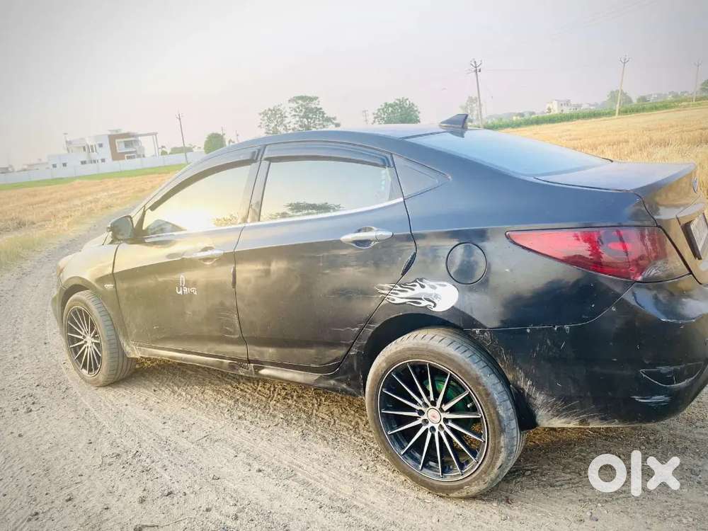 Hyundai Verna 2011