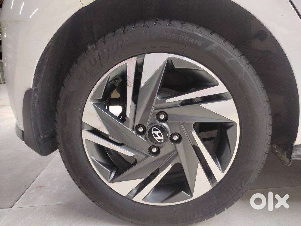 Hyundai I20 Asta (o) 1.2 Mt, 2023, Petrol