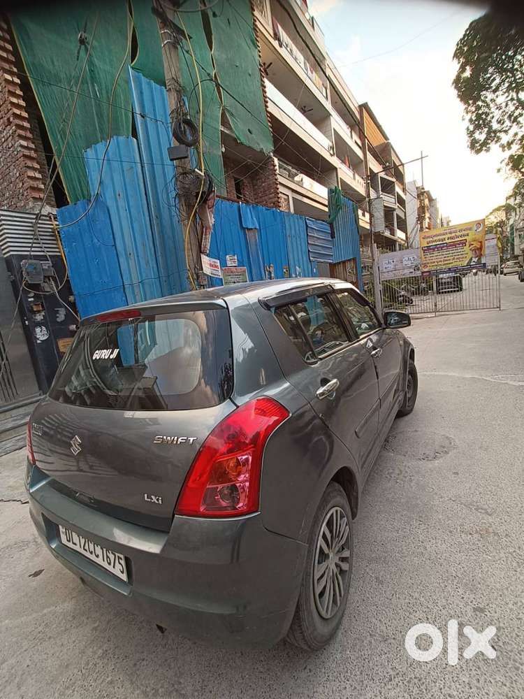 Maruti Suzuki Swift (2011- Petrol) 77k Km (naveen Shahdara-east Delhi)