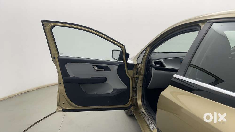 Tata Altroz Xz, 2020, Petrol
